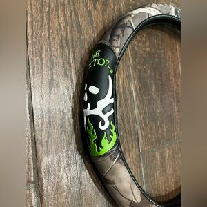 Mossy oak steering wheel cover traction camo skull